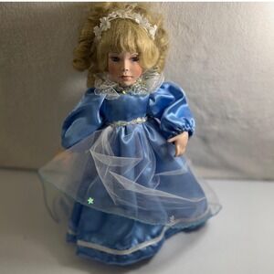 TC 1998 Porcelain Doll Blonde Blue Eyes Victorian Style Blue Gown P6636 keepsake